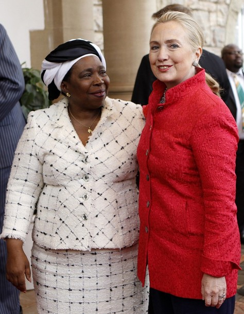 Incoming Chair of the AU Commission Dlamini-Zuma welcomes US Secretary of State Clinton in Pretoria