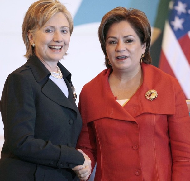 US Secretary of State Clinton shakes hands with Mexican Foreign Secretary Espinosa after a news conference at the foreign ministry in Mexico City
