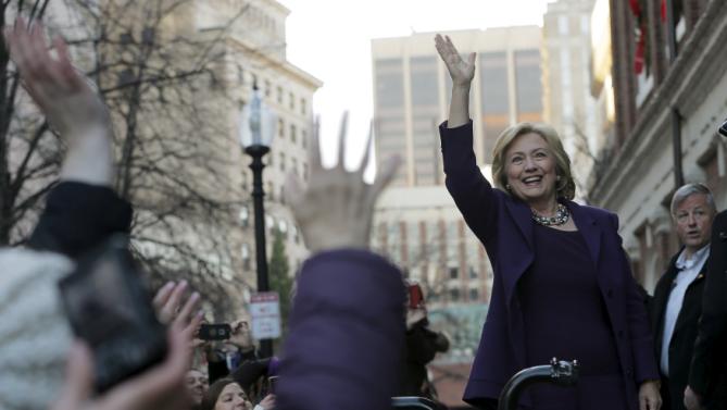 U.S. Democratic presidential candidate Hillary Clinton greets the crowd outside a campaign rally at Faneuil Hall in Boston, Massachusetts November 29, 2015. REUTERS/Brian Snyder