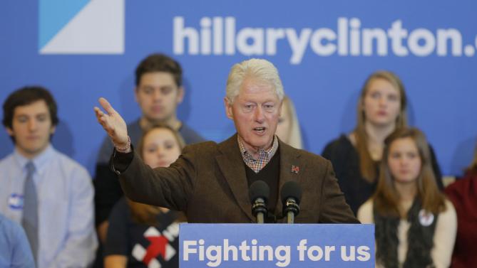 Former U.S. President Bill Clinton speaks at a campaign rally for his wife, Democratic presidential candidate Hillary Clinton, in Nashua, New Hampshire January 4, 2016. REUTERS/Brian Snyder