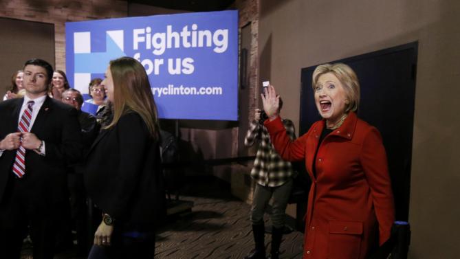US presidential candidate Hillary Clinton and her daughter Chelsea arrives at a campaign event in Carroll, Iowa February 30, 2016. REUTERS/Jim Bourg