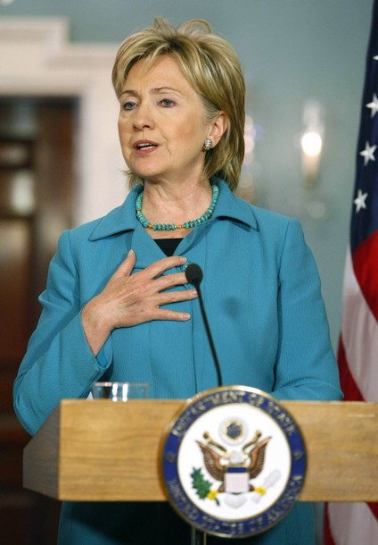 U.S. Secretary of State Hillary Clinton speaks to reporters after her meeting with Turkish Foreign Minister Ahmet Davutoglu at the State Department in Washington June 5, 2009. REUTERS/Kevin Lamarque (UNITED STATES POLITICS)